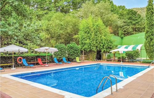 Piscina, Amazing apartment in Osor with 2 Bedrooms, WiFi and Outdoor swimming pool in Osor