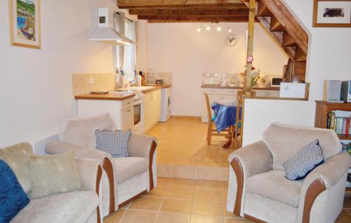 Beautiful Home In Le Faout With Kitchen