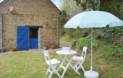 Beautiful Home In Le Faout With Kitchen