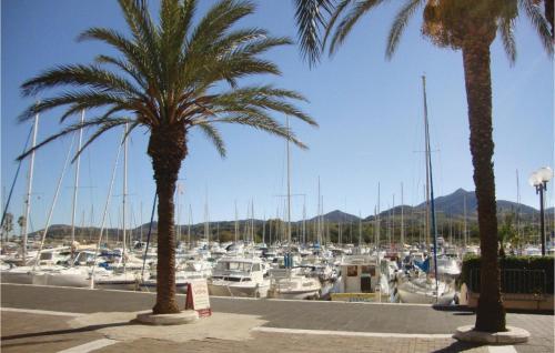 Beautiful home in Argeles Plage w/ WiFi and 3 Bedrooms - image 11