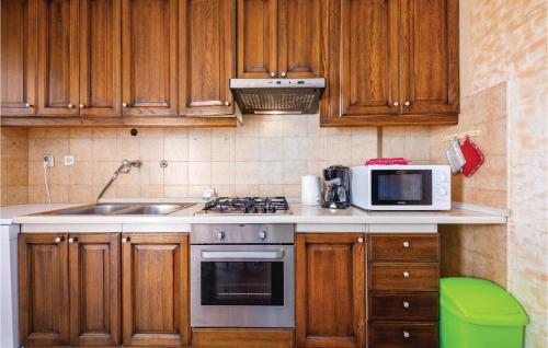 virtuve, Amazing Apartment In Rovinj in Rovinjsko Selo
