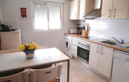  Stunning apartment in Roldn with 2 Bedrooms, WiFi and Outdoor swimming pool in Roldán