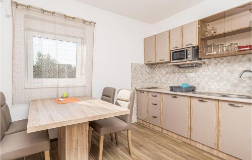 virtuve, Amazing Home In Lukovo in Lukovo