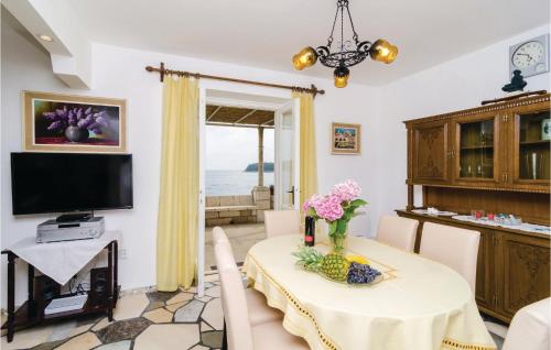 2 Bedroom Awesome Home In Dubrovnik