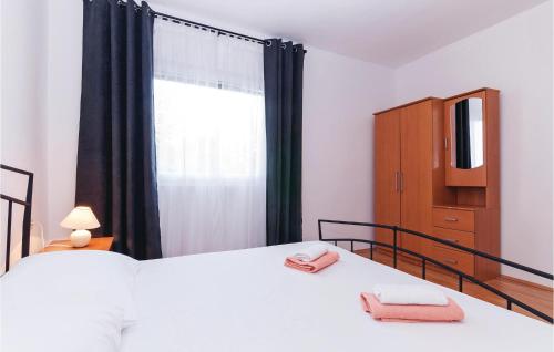  Two-Bedroom Apartment in Donji Karin in Gornji Karin