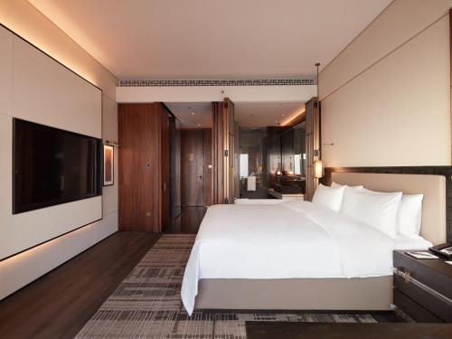 341745135 Shangri-La Nanning - The tallest hotel worldwide in Shangri-La Group