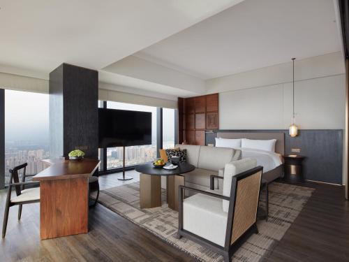 341745377 Shangri-La Nanning - The tallest hotel worldwide in Shangri-La Group