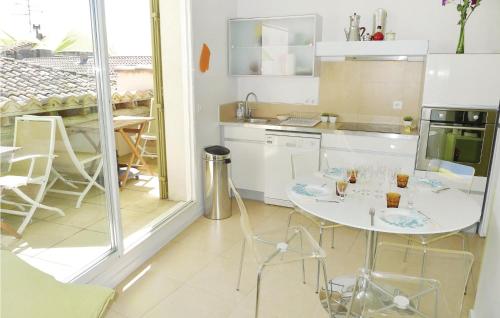 Amazing Home In Beaucaire With Wifi