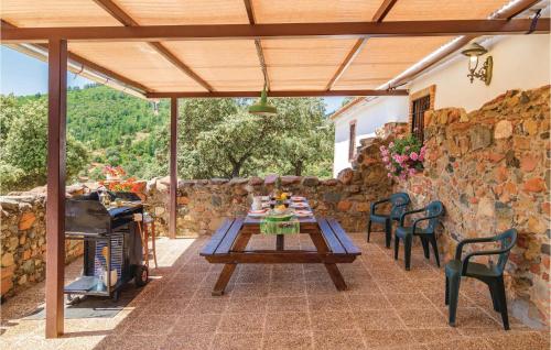 Gorgeous Home In Villaviciosa De Crdo, With Private Swimming Pool, Can Be Inside Or Outside