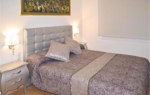 Three-Bedroom Apartment image 8