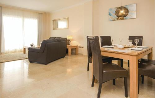  Nice apartment in Benahavs with 2 Bedrooms, Outdoor swimming pool and Swimming pool in Estepona