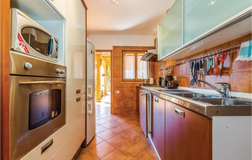 Pet Friendly Home In Ledenice With Kitchen