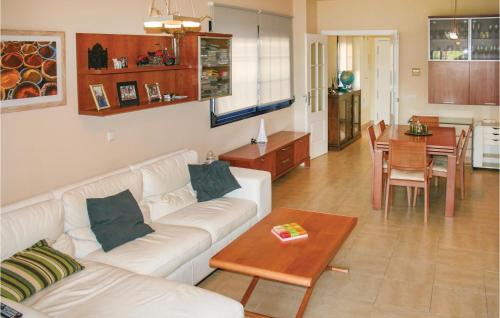 Two-Bedroom Apartment in La Herradura/Almunecar - image 7
