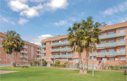  Nice apartment in Cubelles with 3 Bedrooms, Outdoor swimming pool and Swimming pool in Cubelles