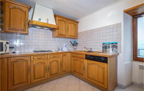 virtuve, Stunning Home In Morosaglia With Wifi in Morosaglia