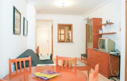 Two-Bedroom Apartment in Oropesa del Mar - image 10