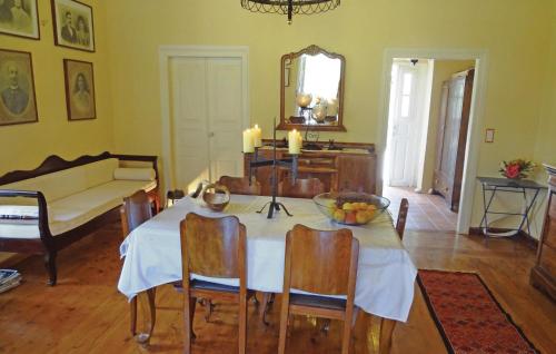  Awesome home in Stenies Andros with 4 Bedrooms and WiFi in Steniaí