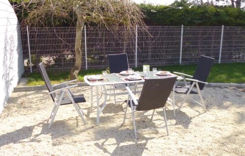 Lovely Home In Bernieres-sur-mer With Kitchenette