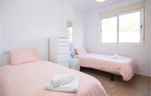 Three-Bedroom Apartment in Casares Costa - image 5