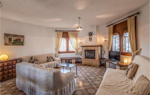 Three-Bedroom Holiday Home in Miami Platja - main image