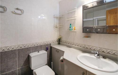 Two-Bedroom Apartment in Altea - image 11