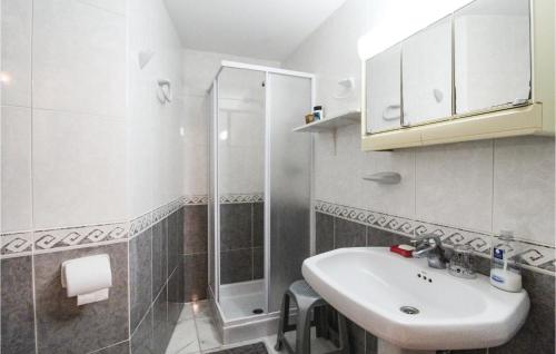 Two-Bedroom Apartment in Altea - image 8