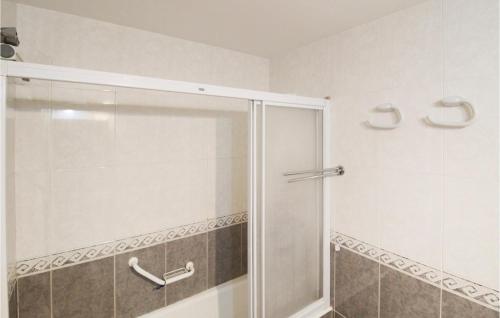 Two-Bedroom Apartment in Altea - image 13