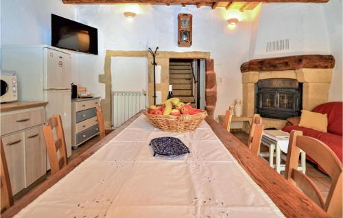 Nice Home In Saint Victor La Coste With Kitchen