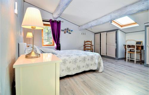 Nice home in Saint Victor la Coste with WiFi and 3 Bedrooms - image 4