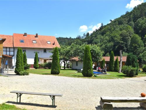 Holiday farm situated next to the Kellerwald Edersee national park with a sunbathing lawn