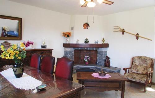 3 Bedroom Amazing Home In Valle Di Rostino