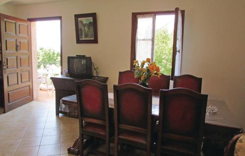 3 Bedroom Amazing Home In Valle Di Rostino