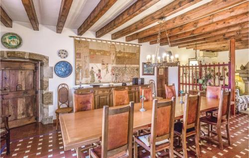 Beautiful Home In Arenys De Munt With 6 Bedrooms, Private Swimming Pool And Outdoor Swimming Pool