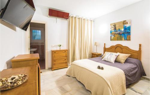 Seven-Bedroom Holiday Home in Benalmadena - image 4