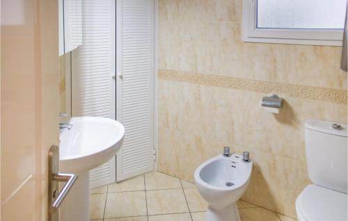 Seven-Bedroom Holiday Home in Benalmadena - image 5