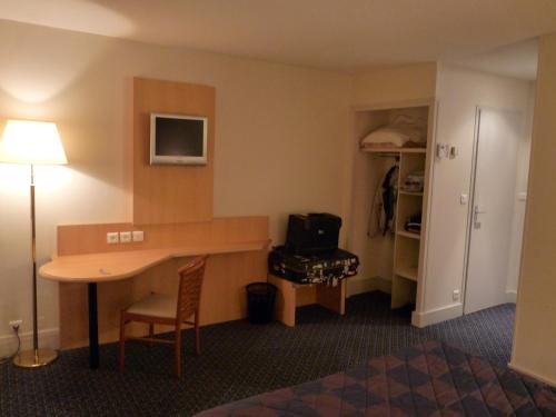 Hotel Le Bourbon Pau Centre - image 12