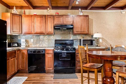 Big Kei HUNAs Place in Running Springs, USA