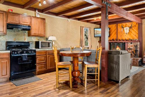 Big Kei HUNAs Place in Running Springs, USA