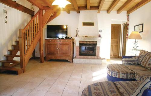 Stunning home in La Tranche sur Mer with 4 Bedrooms - image 2