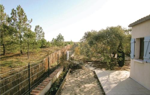 Stunning home in La Tranche sur Mer with 4 Bedrooms - image 3