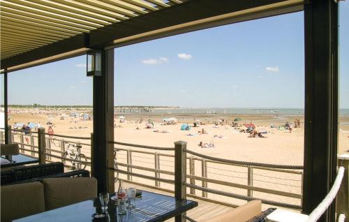 Stunning home in La Tranche sur Mer with 4 Bedrooms - image 8