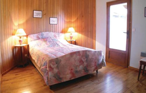 Stunning home in La Tranche sur Mer with 4 Bedrooms - image 4