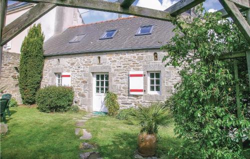 Pet Friendly Home In Douarnenez With Kitchen