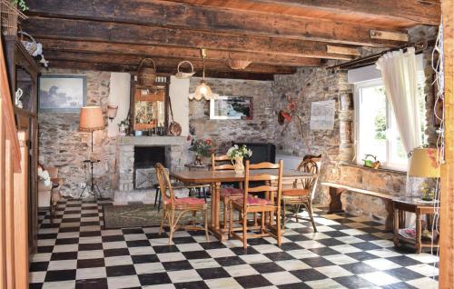 Lovely Home In Le Faouet With Kitchen