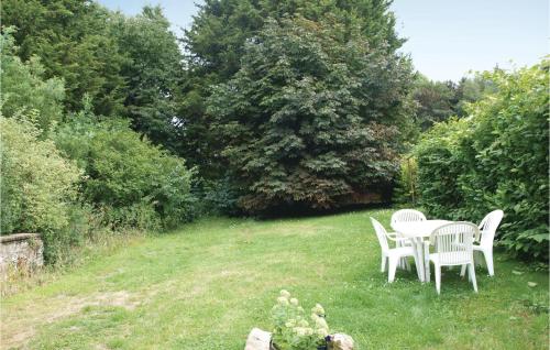 Lovely Home In Le Faouet With Kitchen