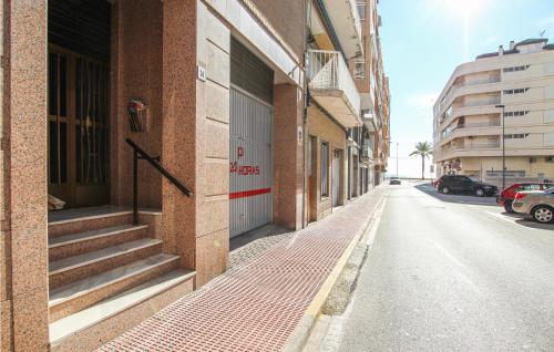 Beautiful apartment in Santa Pola w/ WiFi and 2 Bedrooms - image 11