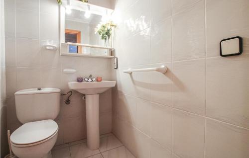 Beautiful apartment in Santa Pola w/ WiFi and 2 Bedrooms - image 13