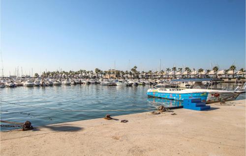 Beautiful apartment in Santa Pola w/ WiFi and 2 Bedrooms - image 2