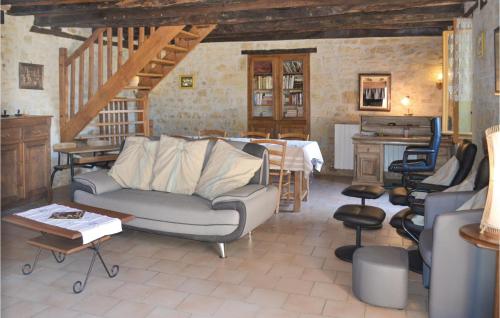 3 Bedroom Stunning Home In La-chapelle-saint-jean