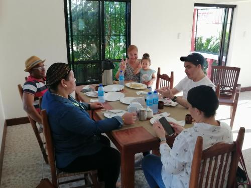 Restaurant, Piscalonga Hotel Restaurant Cozy Family Operated in Villa Vásquez
